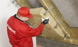 Czym docieplić poddasze? Najlepsze materiały i metody izolacji
