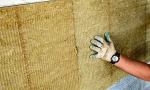 Wełna czy styropian na elewację: Porównanie i wybór materiału