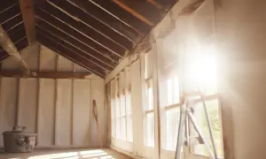 Jak malować skosy na poddaszu: 5 skutecznych technik i trików