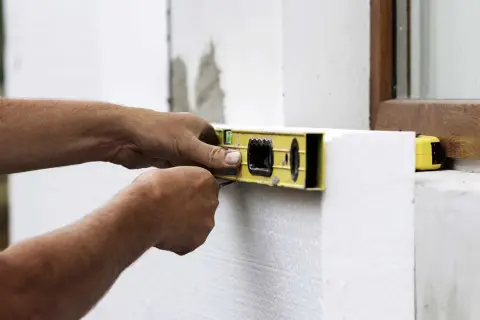 Ocieplenie poddasza styropianem czy wełną - kluczowe różnice