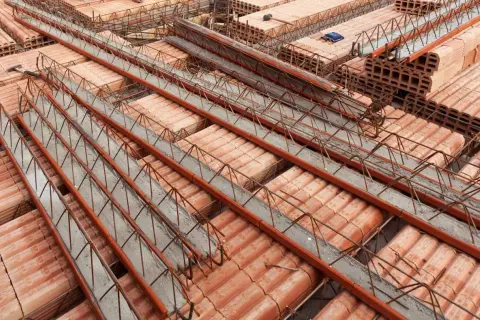 Ile kosztuje strop teriva na 100m2? Zobacz szczegółowy kosztorys