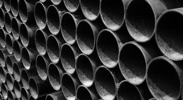 Rury aluminiowe – właściwości materiału i zastosowanie w przemyśle oraz budownictwie
