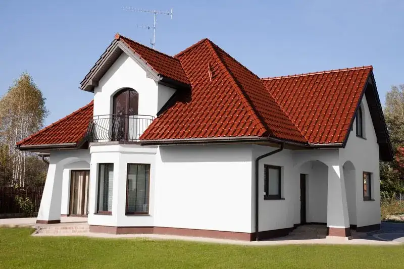 Zdjęcie Ceglasty dach: 7 idealnych kolorów elewacji - poradnik wyboru