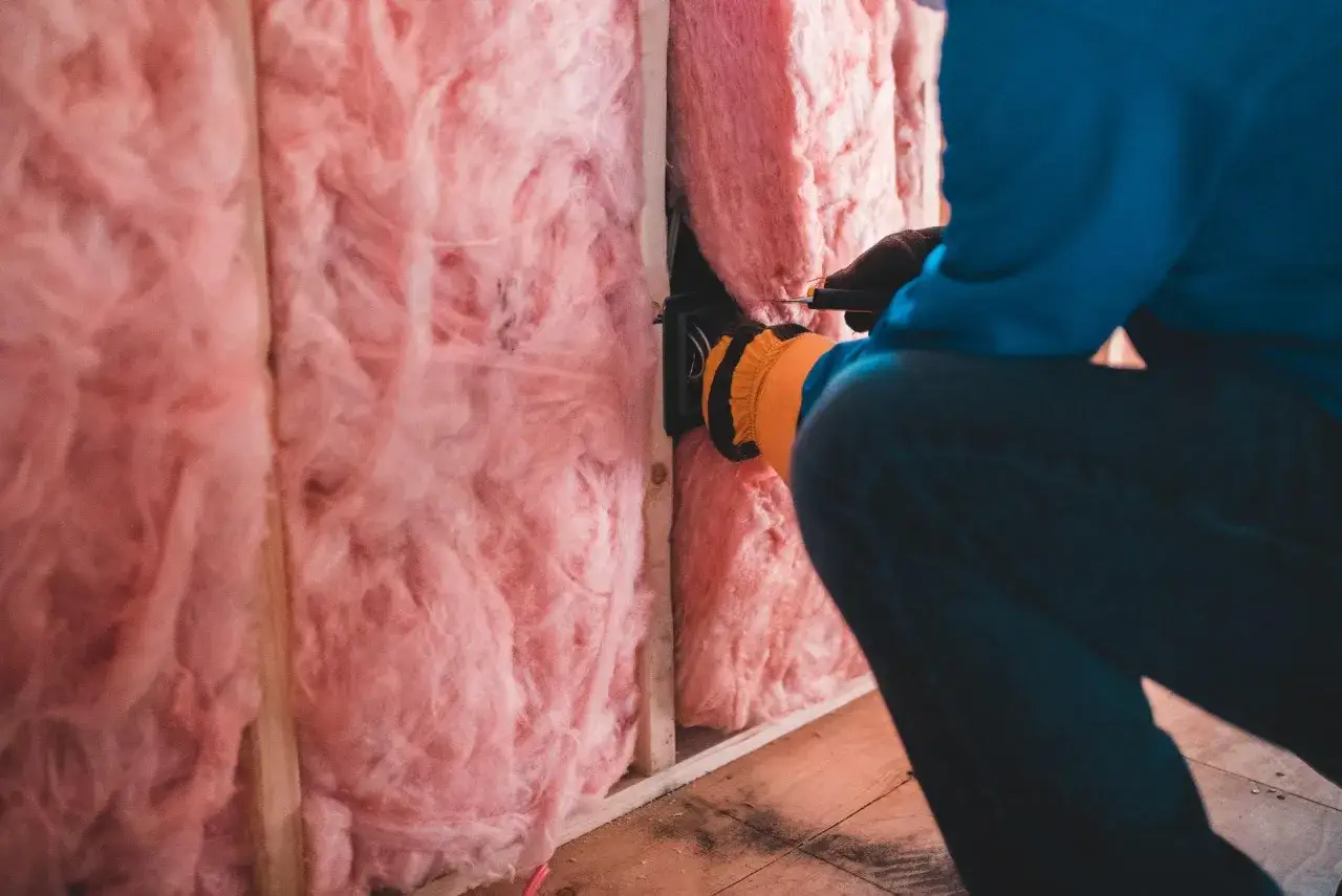 Zdjęcie Isover czy Rockwool: Która wełna lepsza na poddasze? Porównanie