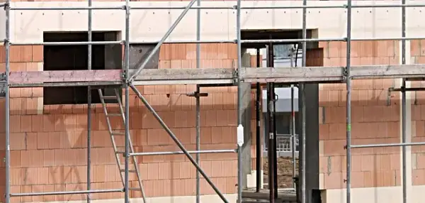 Jak ocieplić drzwi na strych: 5 skutecznych metod izolacji termicznej